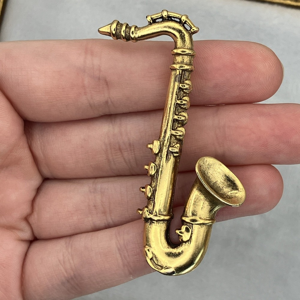 Gold Tone Saxophone Pin Brooch Miniature Musical Instrument Jazz Musician Band